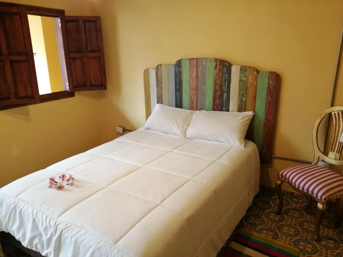 Astromelia Hostal contacts